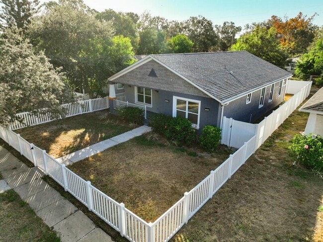 Building Photo - 4650 10th Ave S