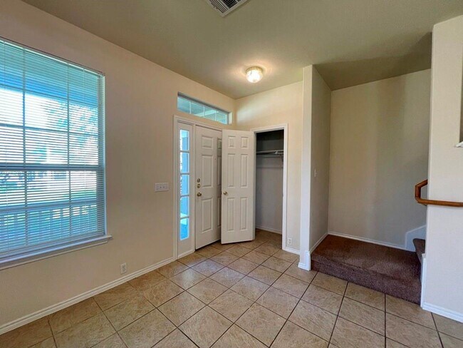 Building Photo - 251 Utterback