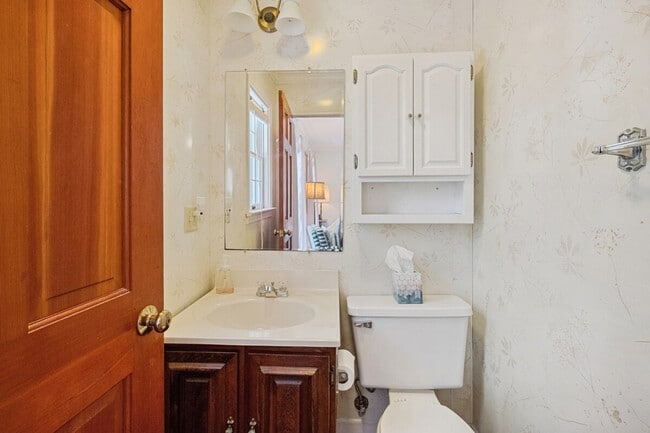 Building Photo - 256 Pioneer Loop