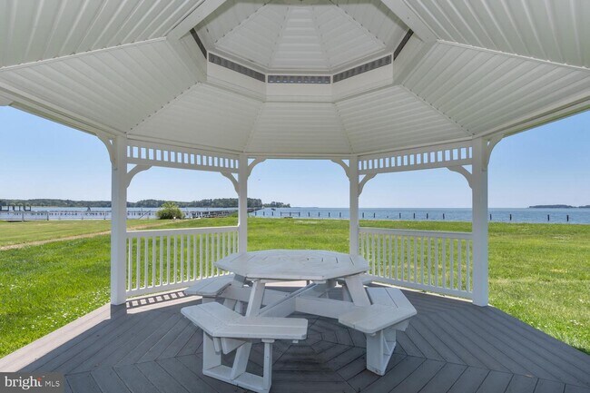 Building Photo - 6670 Cedar Cove Rd