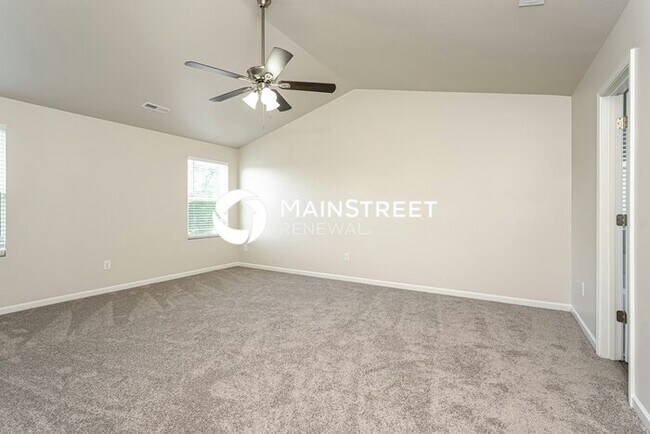 Building Photo - 4 Bedroom Pet-Friendly Home in GREENSBORO,...