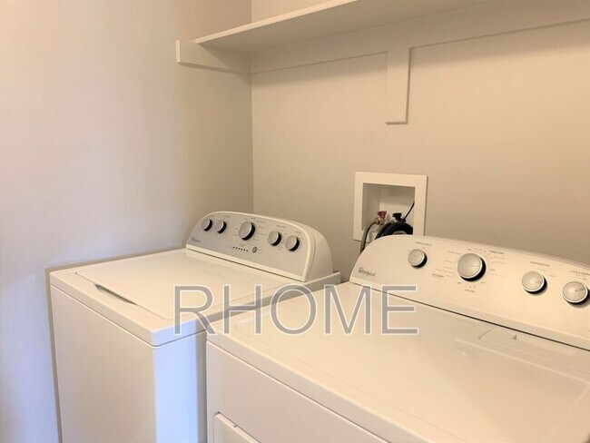 Building Photo - 14257 South Side Hill Ln