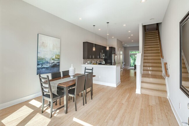 Building Photo - Northern Liberties 4 Bedroom Townhome