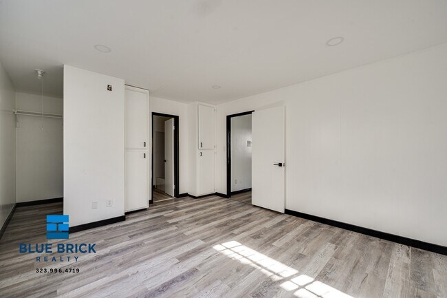 Building Photo - 8204 Langdon Ave