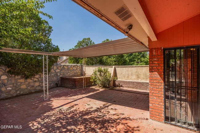 Building Photo - 2009 Bobby Jones Dr