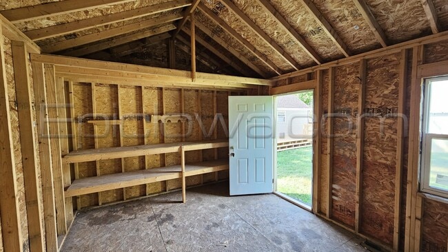 Building Photo - 130 Outlook Dr SW