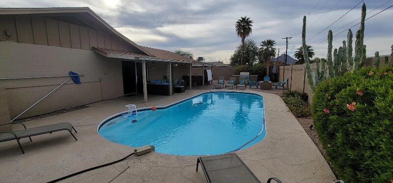 Building Photo - 8220 E Northland Dr