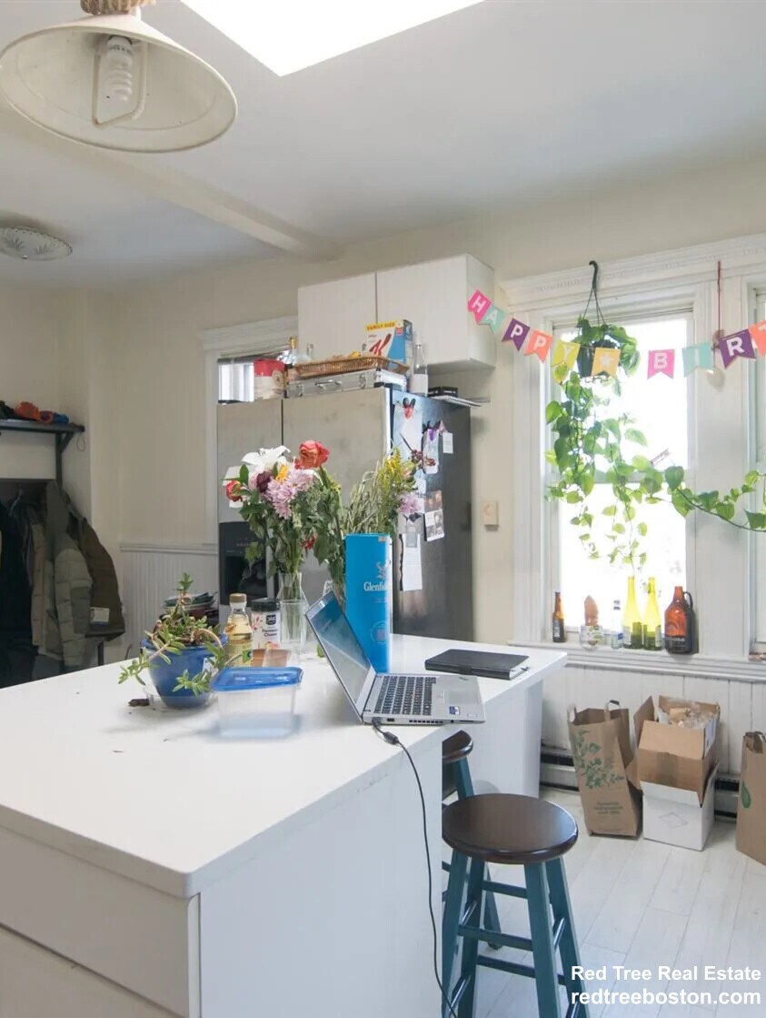 Building Photo - 231 Harvard St