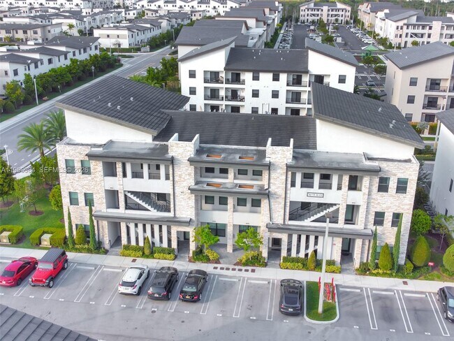 Building Photo - 7865 NW 104th Ave