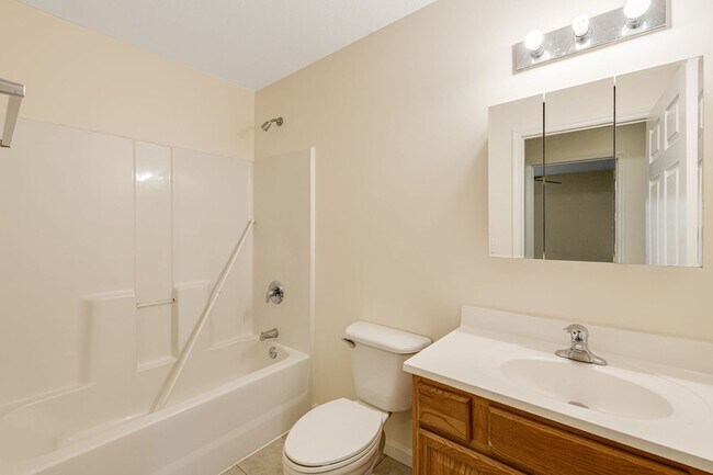 Building Photo - 3-Bedroom Home in West Asheville with Fenc...
