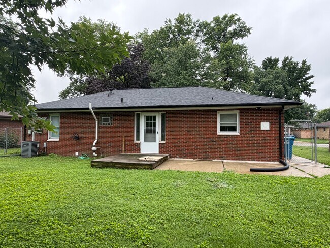 Building Photo - 2307 St Bernard Ave