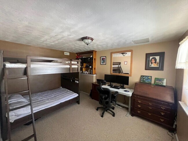 Building Photo - 2167 Cedar Hills Dr