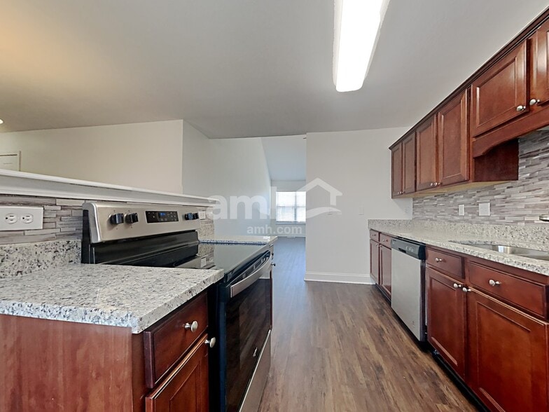 Building Photo - 5412 Singh Ln