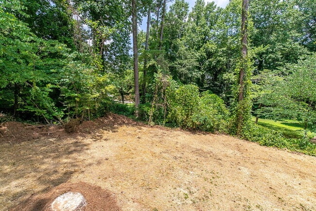 Building Photo - 3941 Kensington Dr