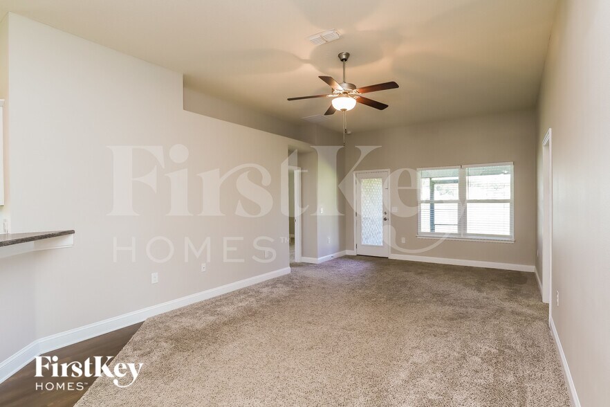 Building Photo - 78109 Saddle Rock Rd