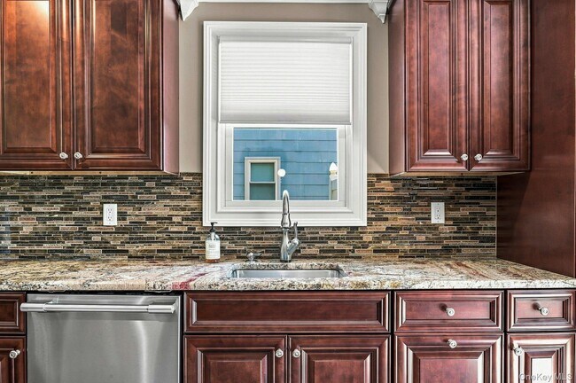 Building Photo - 8 Marlan Ct