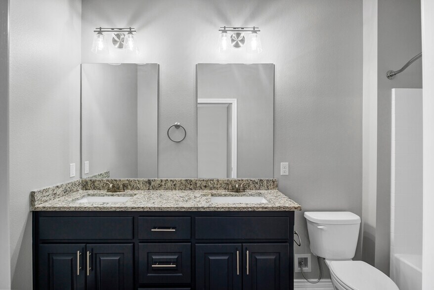 Building Photo - 16111 Pawnee Dr