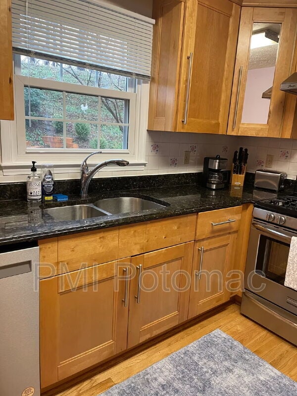 Building Photo - 1917 Agate Dr