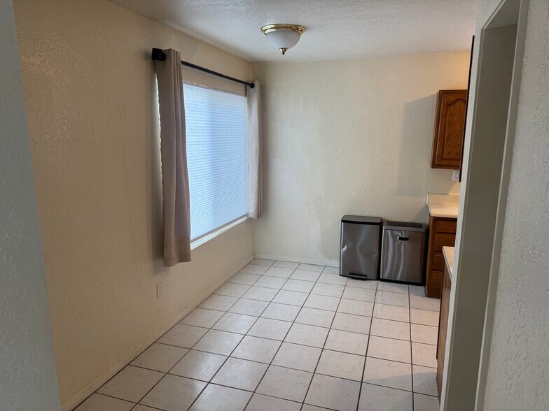 dining area - 2014 Nelson Ave