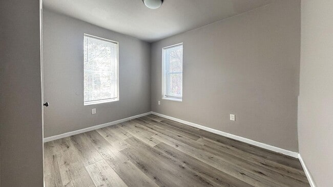 Building Photo - Modern 3-Bed, 1.5-Bath Rental with In-Unit Laundry