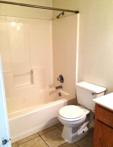 Building Photo - 2903 cantabrian dr