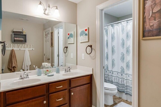 Building Photo - Gorgeous 4 Bed/3.5 Bath Home in Mt. Juliet