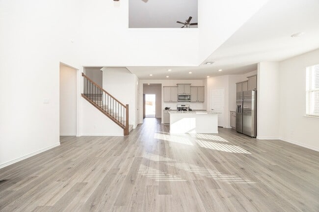 Building Photo - 1001 Marigold St