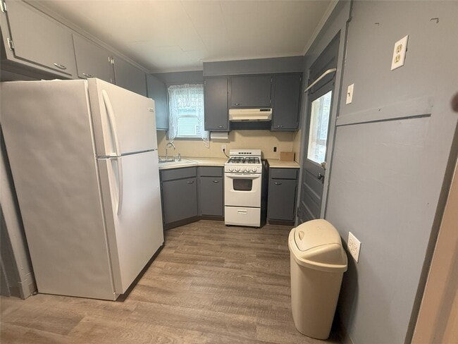 Building Photo - 310 Birdsall St