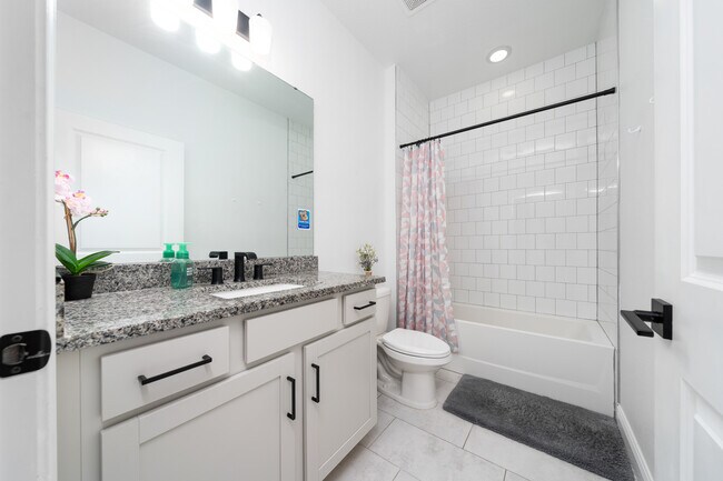 Building Photo - 2591 Seagirt Wy