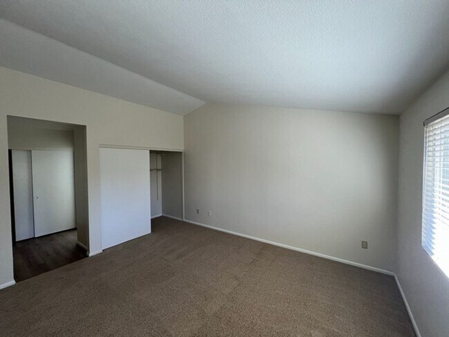 Building Photo -  Refreshed Four Bedroom House near Sliv...