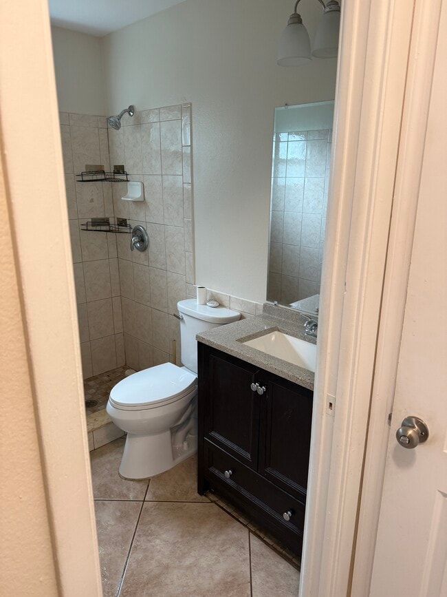 Building Photo - 5544 Wendy Lee Dr