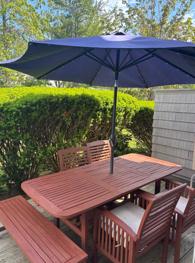 Building Photo - 146 W Grand Ave