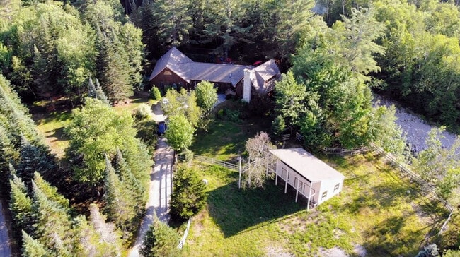 Building Photo - 140 Paquette Cir