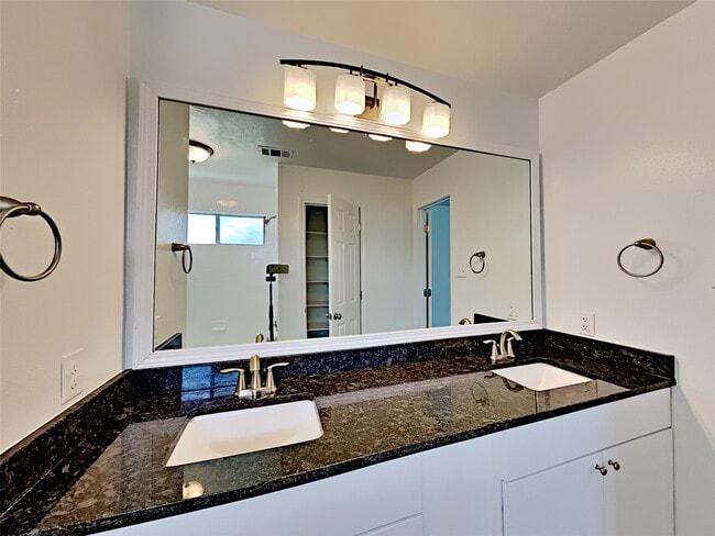 Building Photo - 6550 Garden Trail Ct