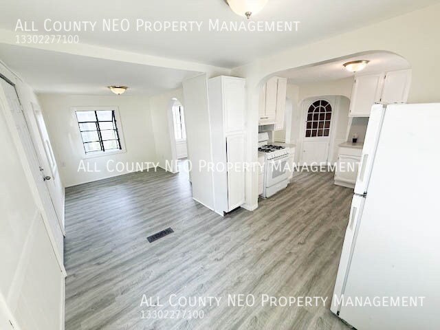 Building Photo - 897 McKinley Ave