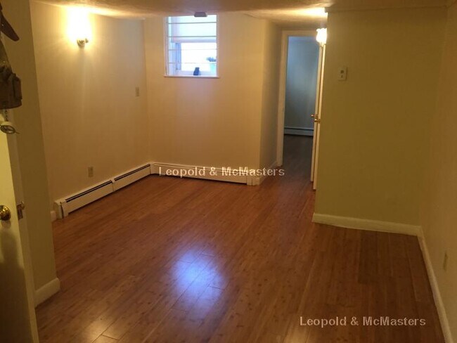 Building Photo - 181 Thorndike St