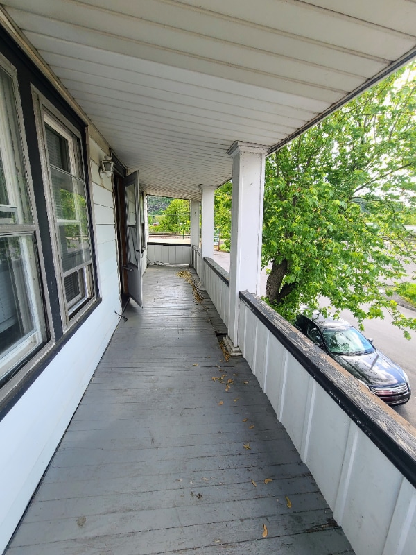 Building Photo - 12 Front St