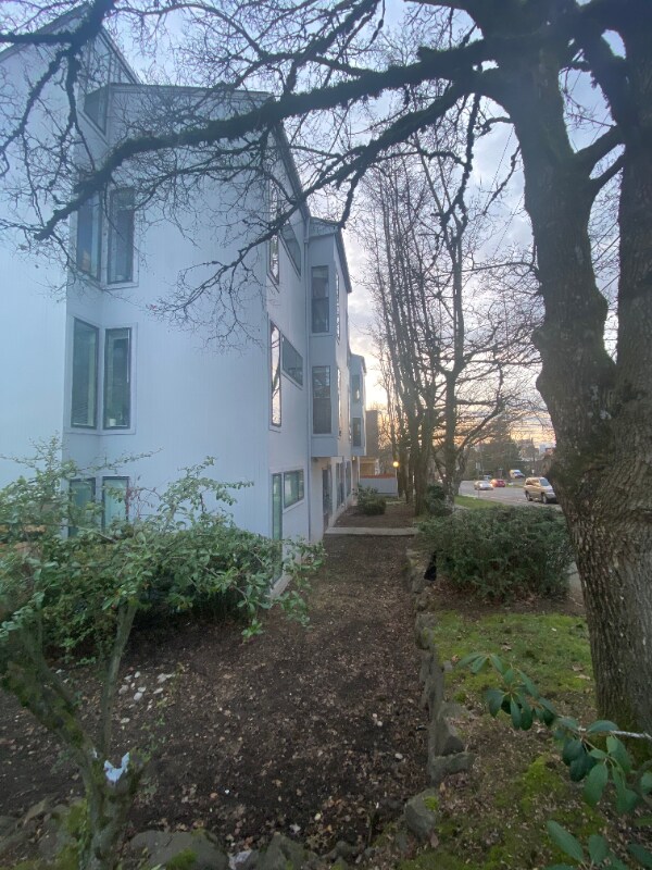 Building Photo - 1139 17th Ave