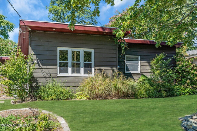 Building Photo - 105 Longfellow Ave