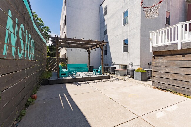 Building Photo - 1519 N 16th St