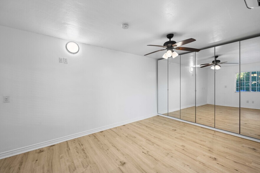 Building Photo - 1303 N Beverly Glen Blvd