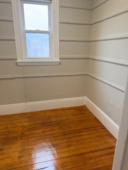 Building Photo - 1488 Hyde Park Ave