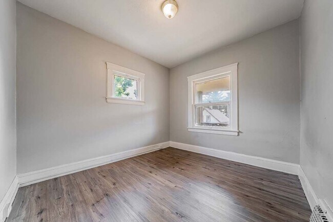 Building Photo - 3484 W 58th St