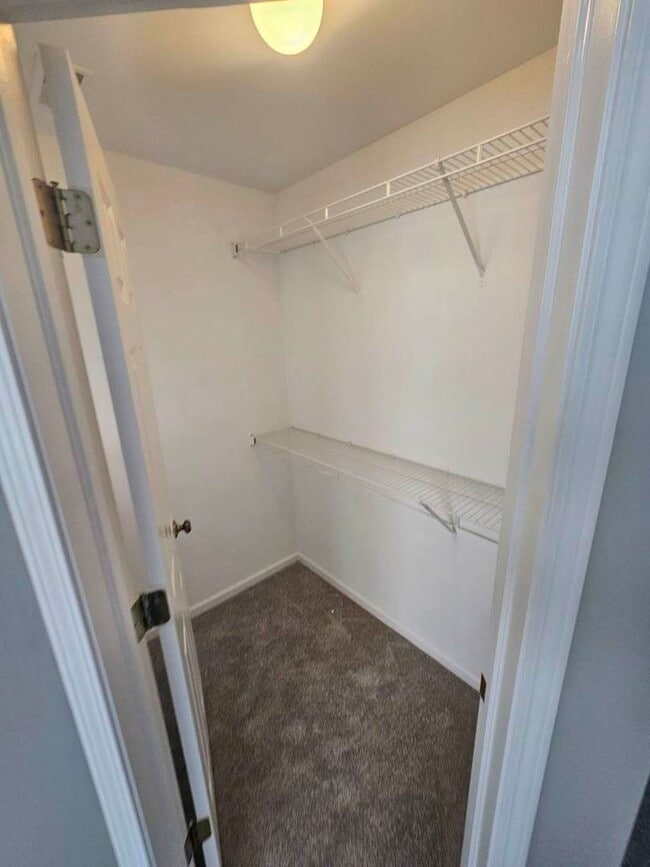 Building Photo - 2935 Rutland Cir