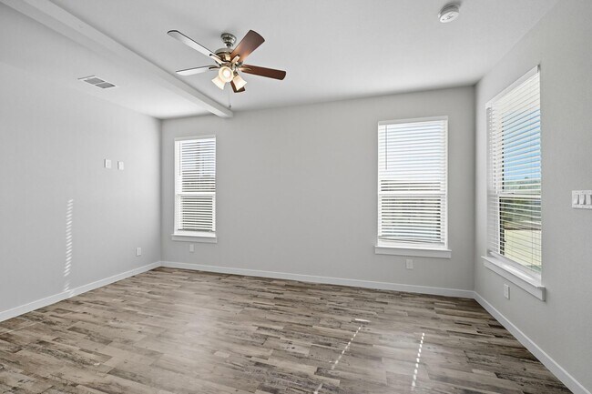Building Photo - 3413 Valley Vista Dr
