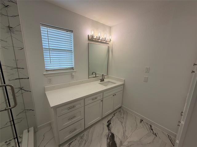 Building Photo - 1010 Vine St