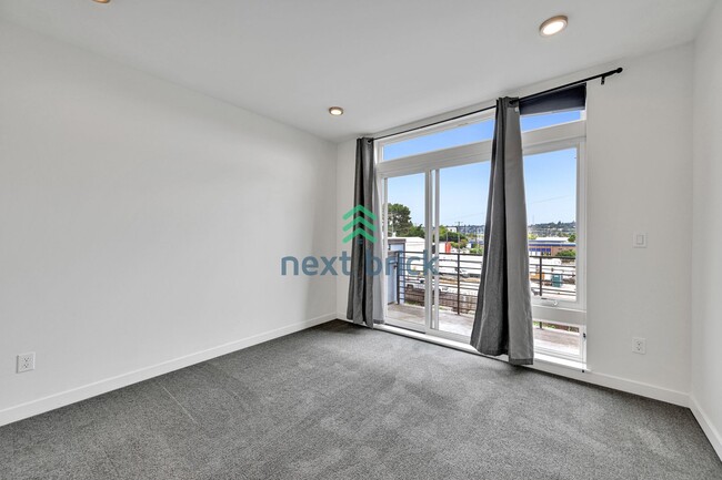 Building Photo - Stunning 3-Bed, 2.5-Bath Townhome in West ...