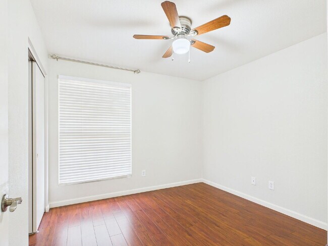 Building Photo - Desert Valley Estates Charm