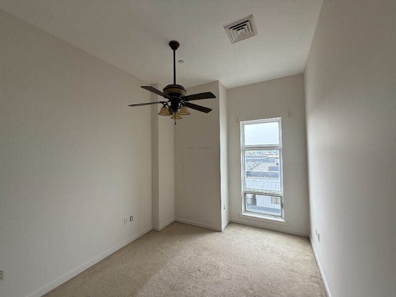 Building Photo - 530 Harlan Blvd