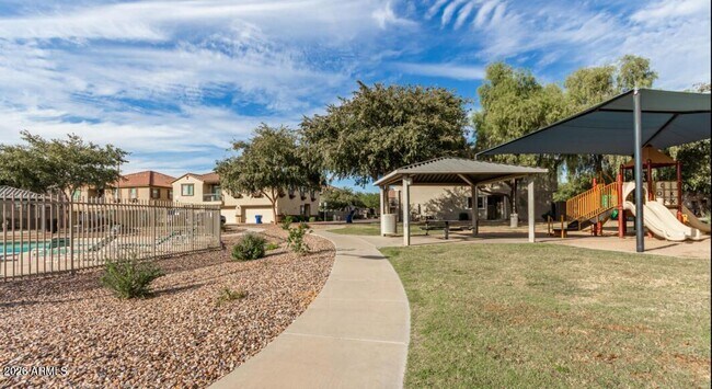 Building Photo - 1330 S Aaron